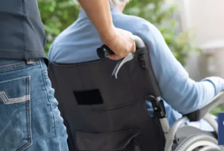 Caring for a Loved One With Dementia? Four Tips You Can Use